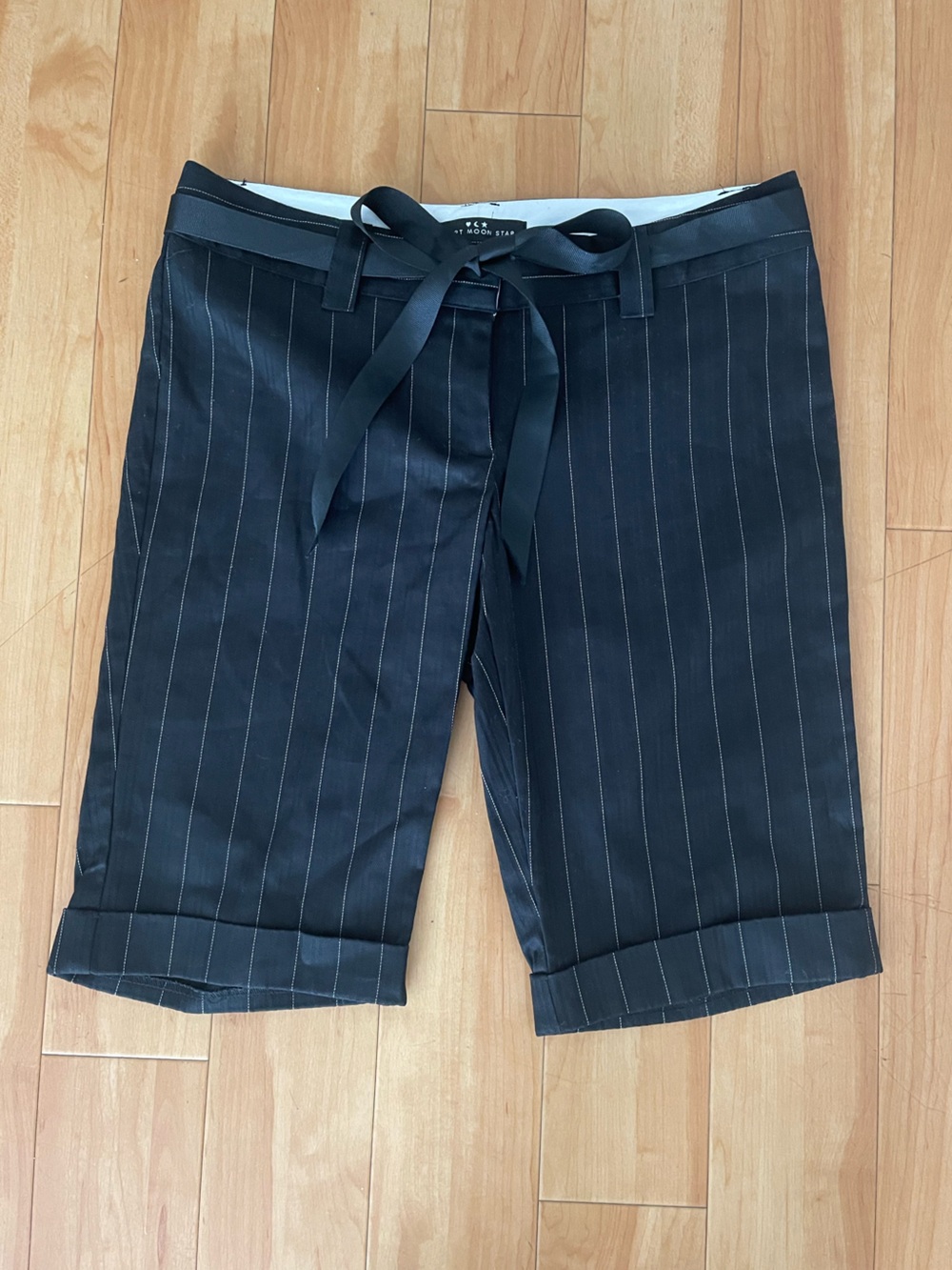 Vintage Heart Moon Star Pinstripe Cuff shorts size 4